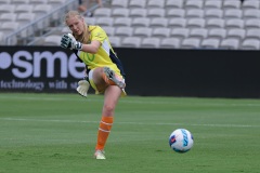 January 15, 2022: Chloe Lincoln of Canberra United warm up during A-League Women’s Rd 7 match between Sydney FC and Canberra United at Netstrata Jubilee Stadium, on January 15, 2022 in Sydney NSW. 
(Image by: May Bailey | Beyond 90)