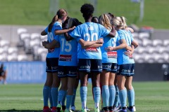 January 22, 2022: Sydney FC players huddle together during round eight A-league Women’s match between Sydney FC and Melbourne City at Netstrata Jubilee Stadium, on January 22, 2022, in Sydney NSW. 
(Image by: May Bailey | Beyond 90)
