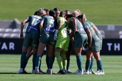 January 22, 2022: Sydney FC players huddle together during round eight A-league Women’s match between Sydney FC and Melbourne City at Netstrata Jubilee Stadium, on January 22, 2022, in Sydney NSW. 
(Image by: May Bailey | Beyond 90)