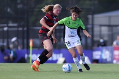 February 15, 2022: Ashleigh Sykes of the United looks for a pass during the A-league Women’s match between Western Sydney Wanderers FC and Canberra United at Wanderers Football Park, on February 15, 2022, in Sydney, Australia (Image by: May Bailey | Beyond 90)