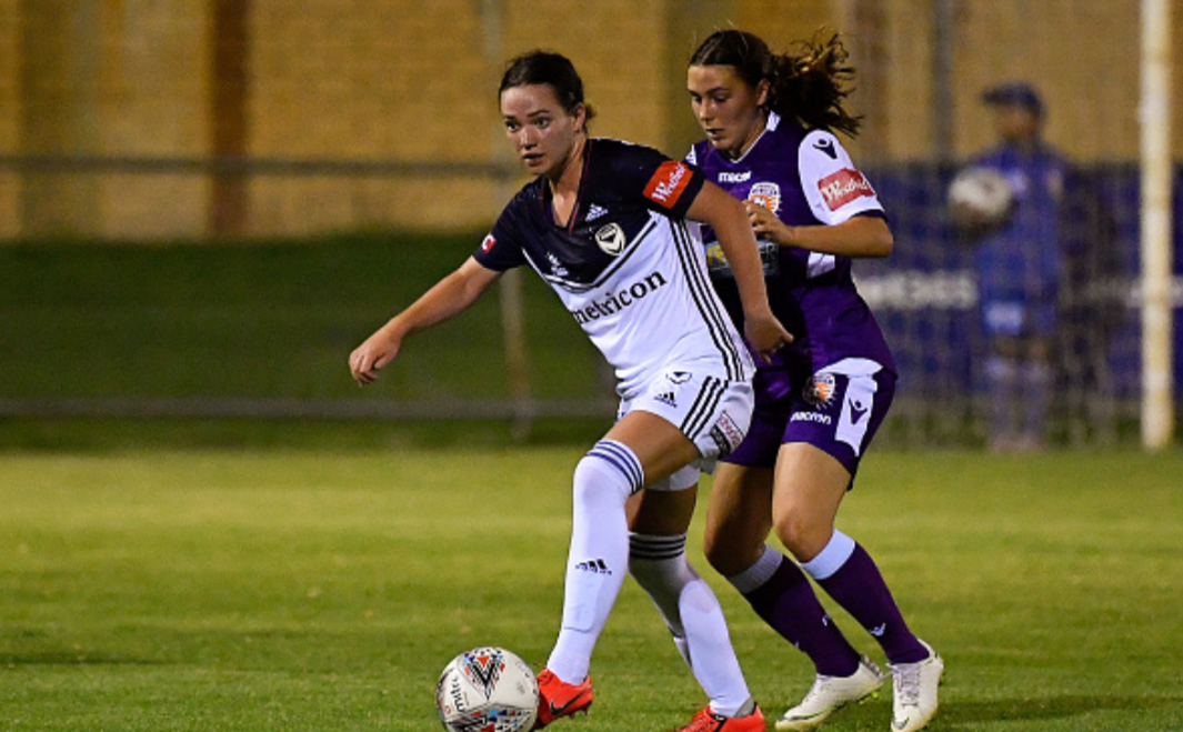 Grace Maher Returns. PERTH, AUSTRALIA - FEBRUARY 01: Grace Maher of the Victory looks to pass the ball during the round 14 W-League match between the Perth Glory and the Melbourne Victory at Dorrien Gardens on February 01, 2019 in Perth, Australia. (Photo by Stefan Gosatti/Getty Images)