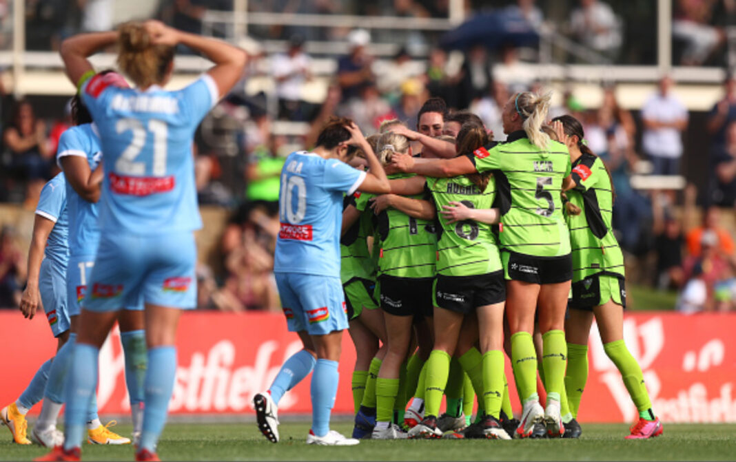 CANBERRA, AUSTRALIA - JANUARY 03: Canberra United players celebrate after Nicki Flannery of Canberra United scores a goal during the round two W-League match between Canberra United and Melbourne City at Viking Park, on January 03, 2021, in Canberra, Australia. (Photo by Mike Owen/Getty Images)