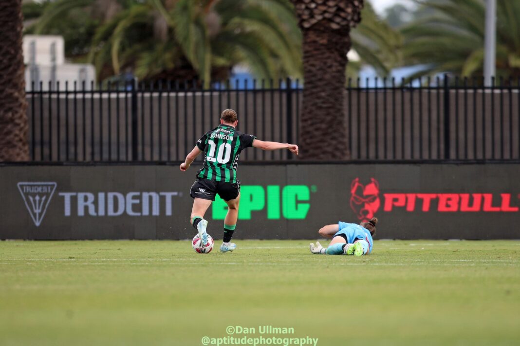 Western United's Kahli Johnson runs in to score during the 2024-25 A-League Women game between Central Coast Mariners and Western United, at Central Coast Stadium. Photo credit: Dan Ullman (Instagram - @aptitudephotography )